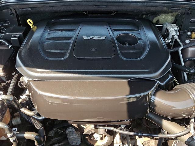 Photo of 2018 Walnut Brown Metallic Clearcoat Jeep Grand Cherokee