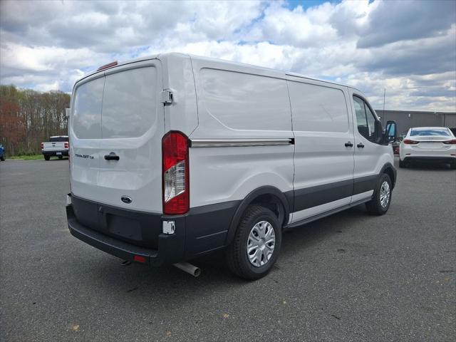 Photo of 2025 Oxford White Ford Transit-150
