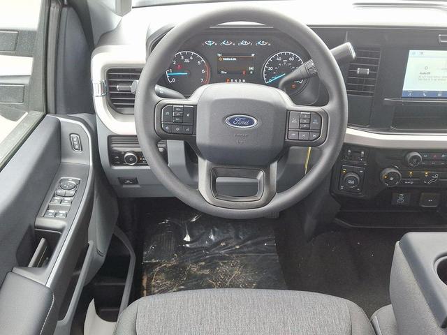 Photo of 2025 Oxford White Ford F-350