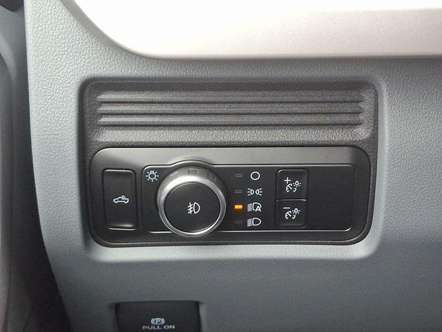 Photo of 2025 Oxford White Ford F-350