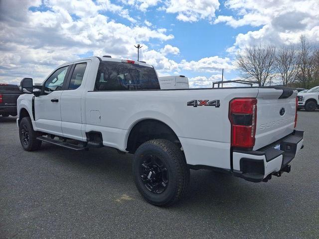 Photo of 2025 Oxford White Ford F-350