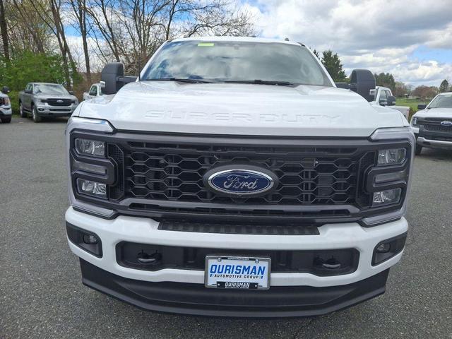 Photo of 2025 Oxford White Ford F-350