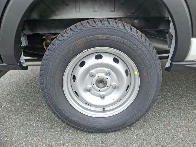 Photo of 2025 Oxford White Ford Transit-350