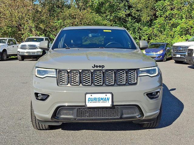 Photo of 2020 Diamond Black Crystal Pearlcoat Jeep Grand Cherokee
