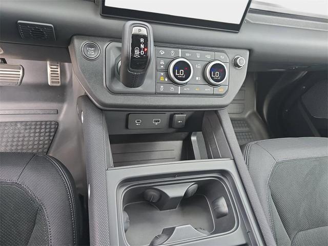 Photo of 2024 Santorini Black Land Rover Defender