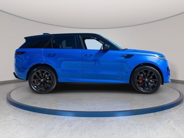Photo of 2025 Velocity Blue SV Bespoke Ultra Metallic Gloss Land Rover Range Rover Sport
