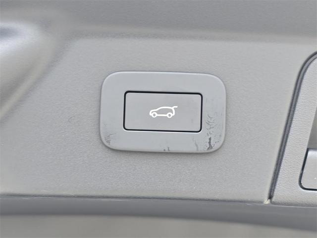 Photo of 2026 Gold Land Rover Range Rover Velar