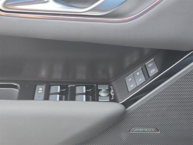 Photo of 2026 Gold Land Rover Range Rover Velar