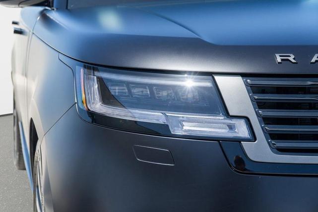 Photo of 2025 Obsidian Black Land Rover Range Rover