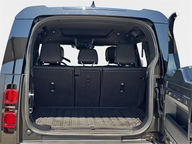 Photo of 2024 Santorini Black Land Rover Defender