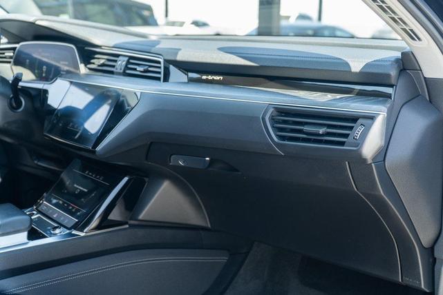 Photo of 2022 Mythos Black Metallic Audi e-tron