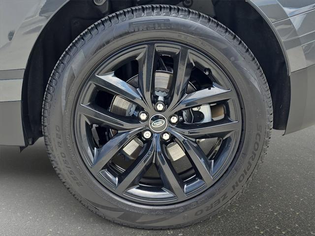 Photo of 2024 Carpathian Gray Premium Metallic Land Rover Range Rover Velar