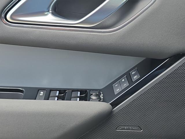 Photo of 2024 Carpathian Gray Premium Metallic Land Rover Range Rover Velar