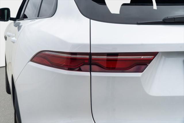 Photo of 2024 Fuji White Jaguar F-PACE