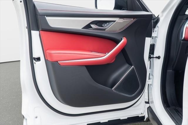 Photo of 2024 Fuji White Jaguar F-PACE