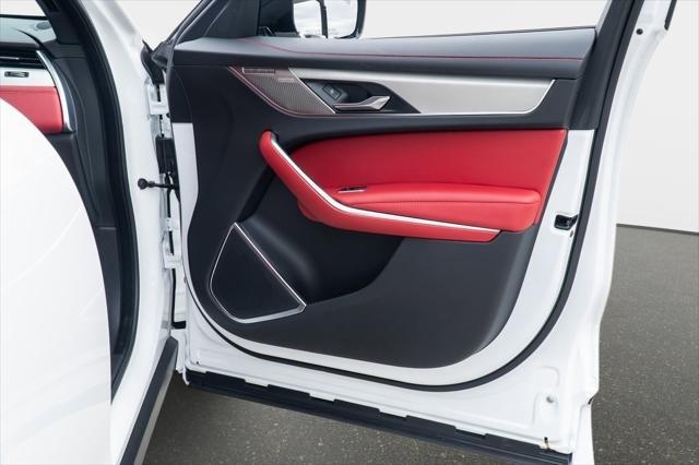 Photo of 2024 Fuji White Jaguar F-PACE