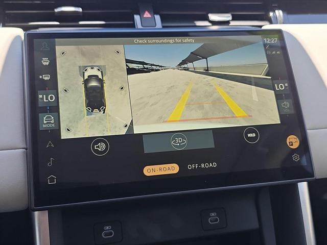 Photo of 2024 Fuji White Land Rover Discovery Sport