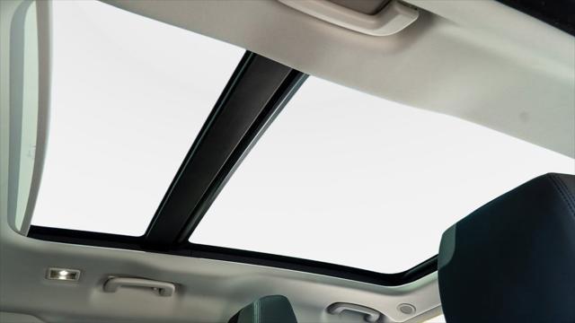 Photo of 2024 Blue Land Rover Range Rover Velar