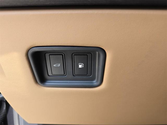 Photo of 2025 Carpathian Gray Premium Metallic Land Rover Range Rover
