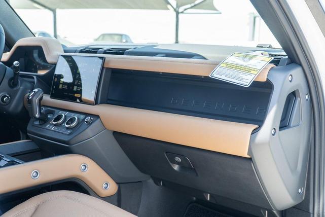 Photo of 2025 Fuji White Land Rover Defender
