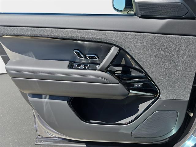 Photo of 2025 Grey Land Rover Range Rover Sport