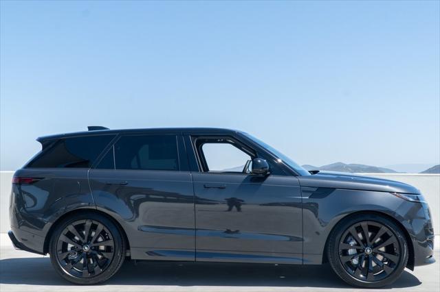Photo of 2025 Carpathian Gray Premium Metallic Land Rover Range Rover Sport