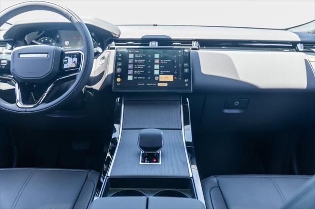 Photo of 2026 Batumi Gold Premium Metallic Land Rover Range Rover Velar