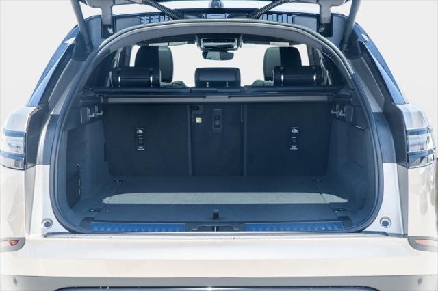 Photo of 2026 Batumi Gold Premium Metallic Land Rover Range Rover Velar