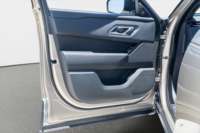 Photo of 2026 Batumi Gold Premium Metallic Land Rover Range Rover Velar