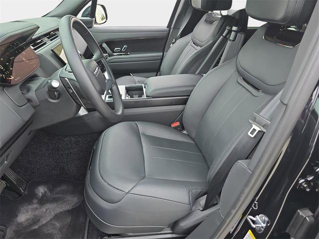 Photo of 2025 Santorini Black Land Rover Range Rover