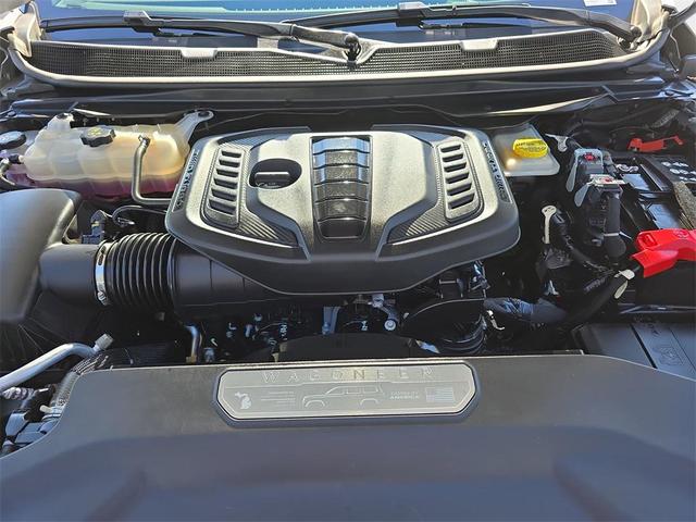 Photo of 2023 Silver Zynith Jeep Wagoneer