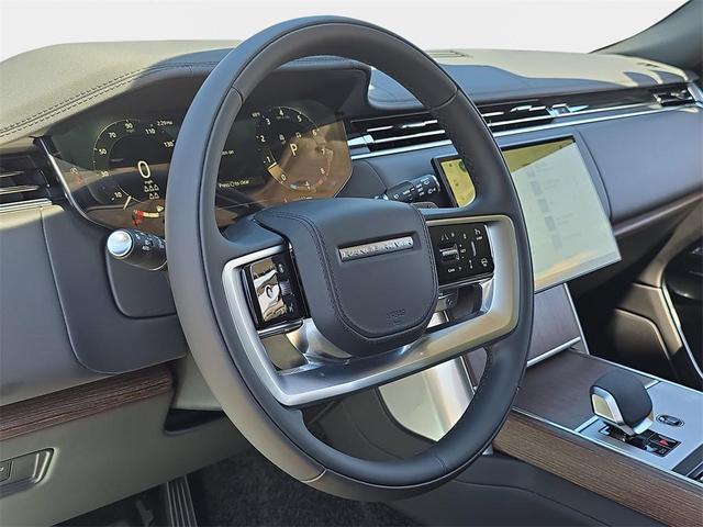 Photo of 2025 Fuji White Land Rover Range Rover
