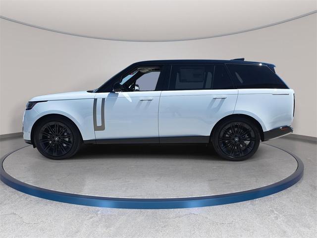 Photo of 2025 Fuji White Land Rover Range Rover