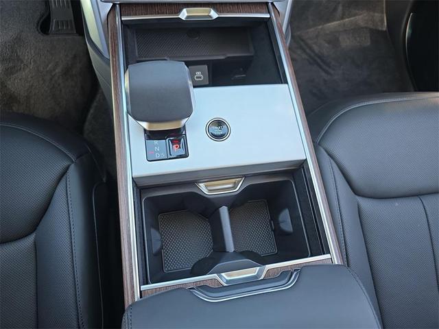 Photo of 2025 Fuji White Land Rover Range Rover