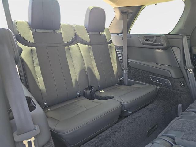Photo of 2023 Fuji White Land Rover Range Rover
