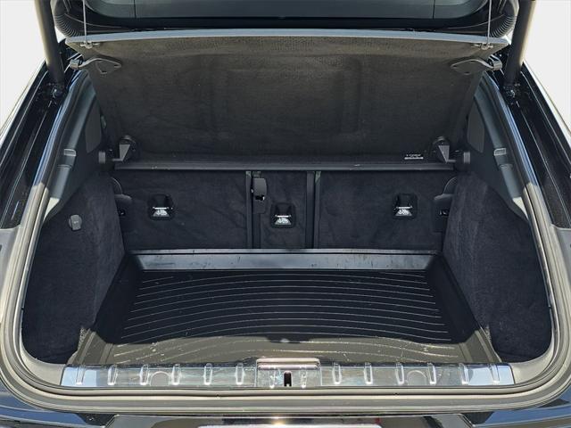 Photo of 2022 Jet Black Metallic Porsche Panamera