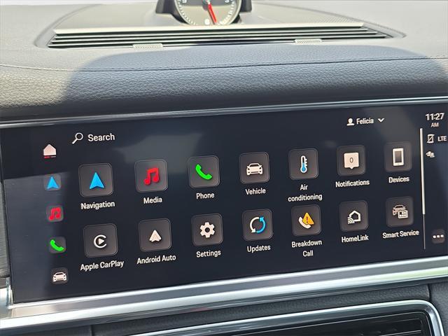 Photo of 2022 Jet Black Metallic Porsche Panamera