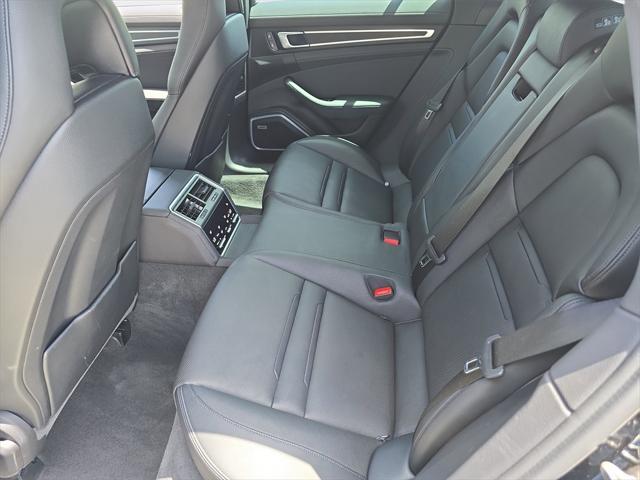 Photo of 2022 Jet Black Metallic Porsche Panamera