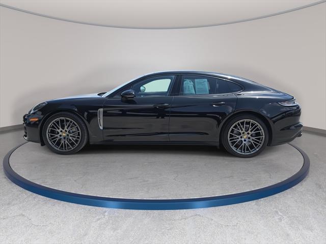 Photo of 2022 Jet Black Metallic Porsche Panamera