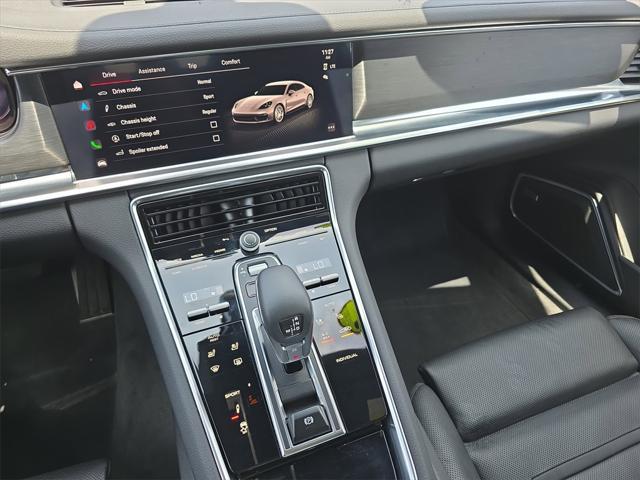 Photo of 2022 Jet Black Metallic Porsche Panamera