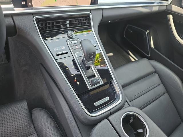 Photo of 2022 Jet Black Metallic Porsche Panamera
