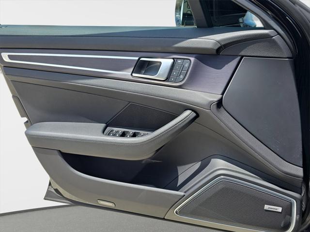 Photo of 2022 Jet Black Metallic Porsche Panamera