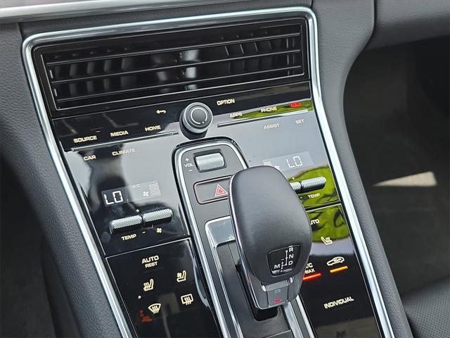 Photo of 2022 Jet Black Metallic Porsche Panamera