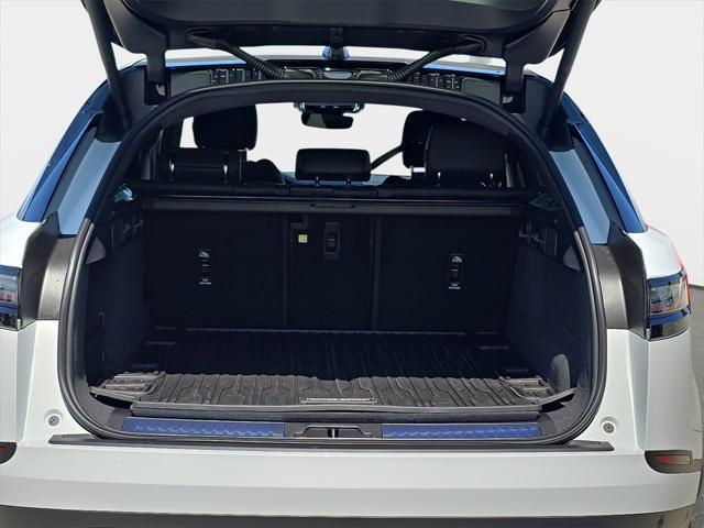 Photo of 2026 Fuji White Land Rover Range Rover Velar