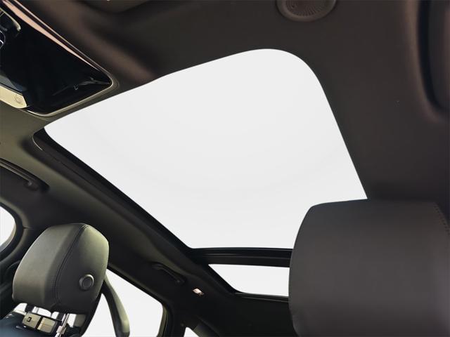 Photo of 2026 Fuji White Land Rover Range Rover Velar