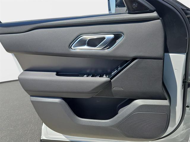 Photo of 2026 Fuji White Land Rover Range Rover Velar
