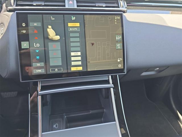 Photo of 2026 Fuji White Land Rover Range Rover Velar