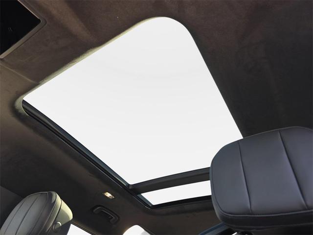Photo of 2025 Grey Land Rover Defender