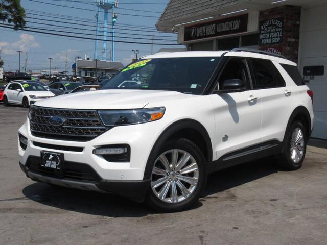 Photo of 2022 Star White Ford Explorer