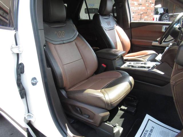 Photo of 2022 Star White Ford Explorer